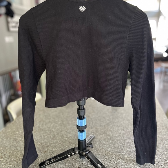 Forever 21 Crop top - Picture 2 of 3